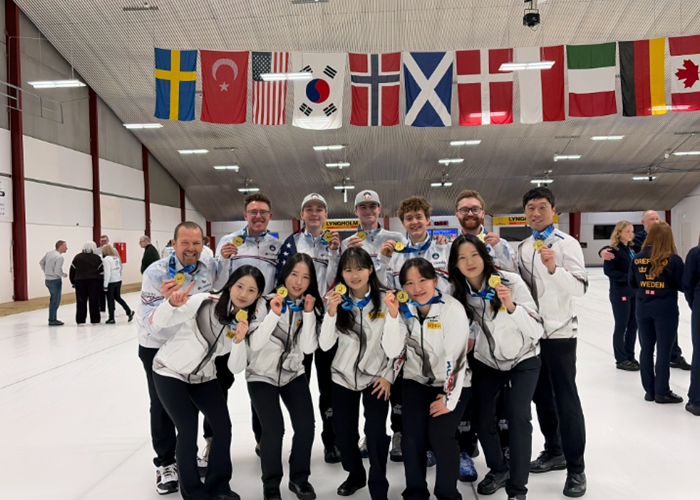 전북자치도 여자 컬링팀, 세계주니어컬링선수권 2년 연속 우승 기사 이미지